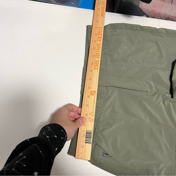 Athleta Tribeca Utility Crop Laurel Olive Green Pants Size 6 O - Picture 8 of 9